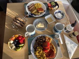 Breakfast for 2. Most things were very good, but the vegan bacon was a slice of tofu with smoked paprika powder and maple syrup. It didn’t taste like bacon at all. The tofu scramble was bland (Saorsa 1875 makes better tofu scramble) at Sgarbh Lodge in Isle Of Skye