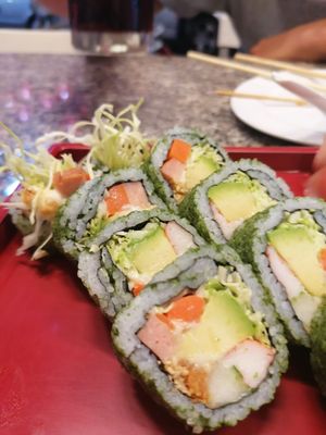 Avocado sushi at Chijuya Restaurant - Jing Xin Health Food in Bangkok