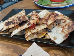 Quesadillas veganas at Harri Taberna in Getxo