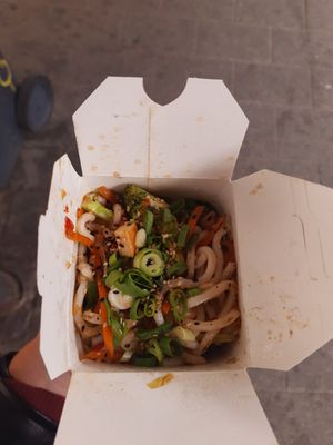 Foood at Momo Wok Box in Copenhagen