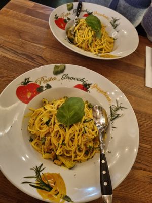 vegan carbonara at Bella Roma in Amsterdam