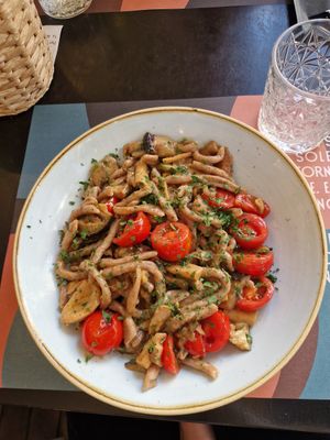 Vegan homemade pasta al ortolana at Sbionta in Rimini