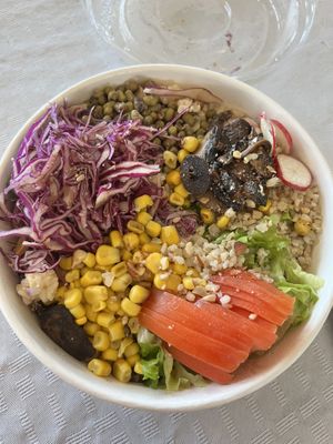 ensalada fresca  at Isla Vegana in Ushuaia