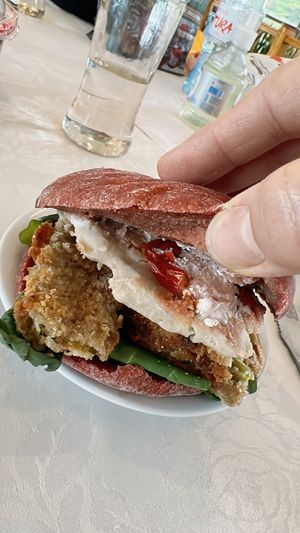 hamburguesa   at Isla Vegana in Ushuaia