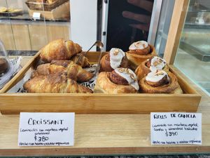 Croissant, rolls de canela at Isla Vegana in Ushuaia