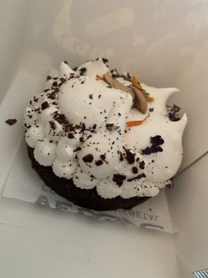 Brownie with dulce de leche and cream at Isla Vegana in Ushuaia