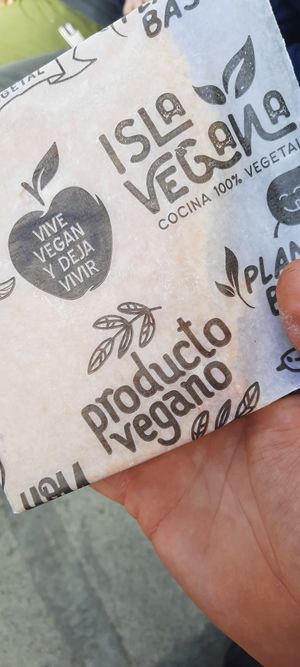 Wrapping paper at Isla Vegana in Ushuaia