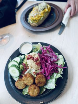 Falafel plate and tofu scrambleed eggs  at Kumi Oslobukta in Oslo