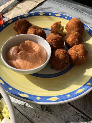 Mac‘N‘Cheeze Balls at Küche des Friedens in Rostock