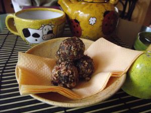 Vegan balls 
Sweet balls with toasted peanuts and raisins royal. at Veda House - Sofia in Sofia