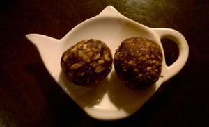 Vegan balls
Two cute balls with toasted peanuts and raisins royal at Veda House - Sofia in Sofia