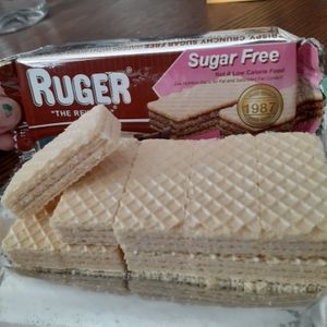 Y'all know how hard it is to find vegan wafers. They had vanilla and chocolate flavors, both are good. Neither are very sweet, which is kind of nice. But, they're also a bit bland at Essene Market and Cafe in Philadelphia