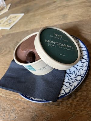 Chocolate & chunks ice cream  at Stadscafé Flow in Den Helder