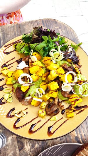Toast with avocado and tofu at Floresta Café in Porto