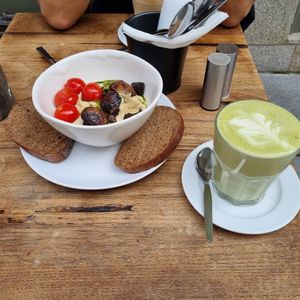  at Floresta Café in Porto