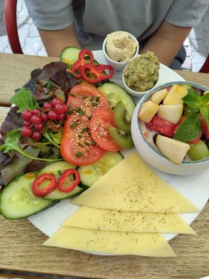 Vegan breakfast normally without the cheese at Kaffeerösterei Kaiserslautern in Kaiserslautern