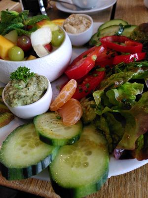 Vegane Frühstücksplatte, Brot war auch dabei at Kaffeerösterei Kaiserslautern in Kaiserslautern