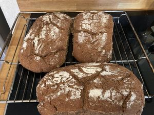 Selbstgebackenes Brot at Hof zur Sonne in Kluis