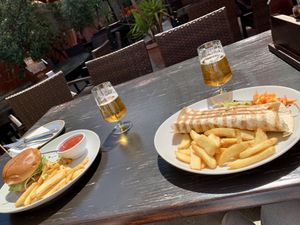 Burger und Burrito   at El Patio in Mallorca