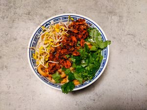 Marinierte Udon Nudeln in extra scharfer Erdnusssauce at Cài Kitchen
 at CÀI Kitchen Berlin in Berlin