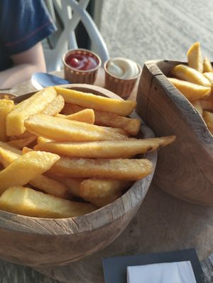 Extra fries for the kid😄with vegan mayonaise at Dok 14 in Cadzand