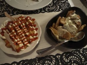 Patatas bravas, vegan fried chicken at 'Tisboven in Oostburg