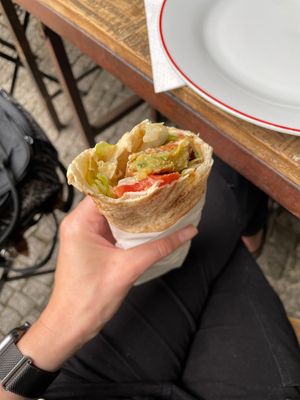 Lecker! Yummy! Falafel with hummus and peanut sauce! 5€. Very good !  at Haroun in Berlin