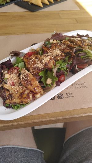 Vegan chicken salade at Sarten in Mallorca