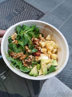Tofu Poke Bowl at Più Gusto in Perugia
