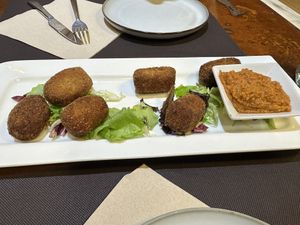 Calçot croquetas  #Veganuary at Bar restaurant L'Espurna in Puigcerda