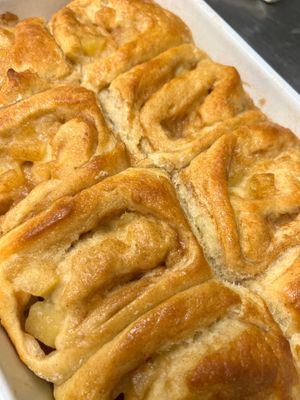 Vegane Zimtschnecken- hausgemacht 
Vegan Cinnamon Rolls -homemade at Kostbar in Miltenberg