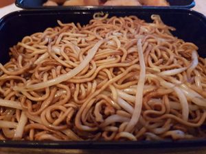 Vegan Chinese egg noodles at Full Moon Express in The Hague