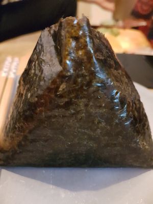 Onigiri vegan tuna at Full Moon Express in The Hague