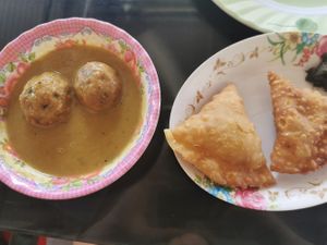 Malia koptha and samosas 24kip at Jasmine in Pakse