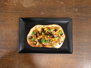 Pizza végétarienne
pizza sauce, olives, légumes, oignons, verdure.                                                                                                           at MOA Bretzel in Liege