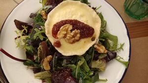 Ensalada at L'autèntic in Begur