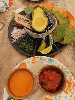 Vegan chili mayo, red salsa and guacamole at Enchilada in Freudenstadt