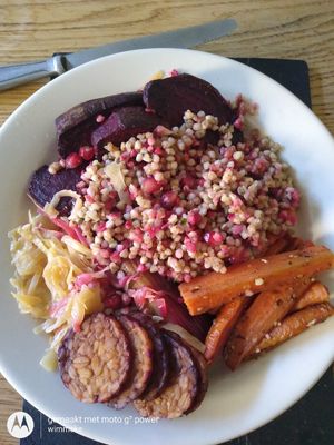 Tempeh Tabouleh at Eaudette in Tielt