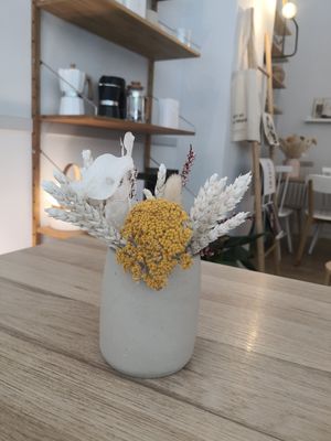 Vase at La Manière in Vigo