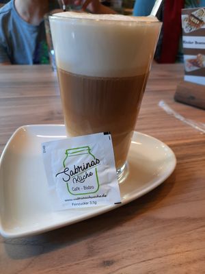 Latte Macchiato mit Hafermilch at Sabrinas Küche in Cochem