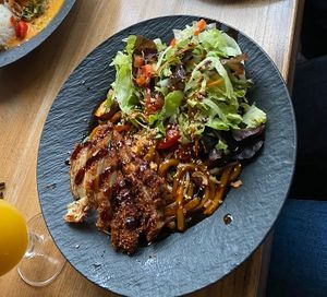 Udon Nudeln mit Veganer Ente  at Sakura in Mannheim