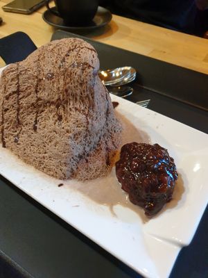 chocolate at Cafe Beanteum in Seoul