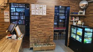 Interior of location - view towards the counter at Cafe Beanteum in Seoul