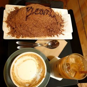 choco mint and 2 decafs at Cafe Beanteum in Seoul
