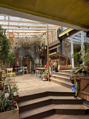   at Cafe Beanteum in Seoul