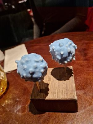 Passion Fruit Ice Pop Cake with with choc 10/10 at Nooch in Bern