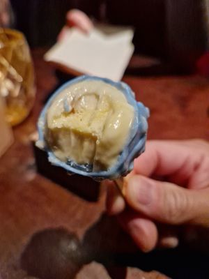 Passion Fruit Ice Pop Cake with with choc 10/10 at Nooch in Bern