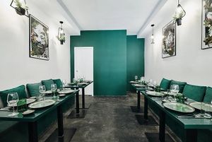 Salle avant fresque at B.Better in Paris