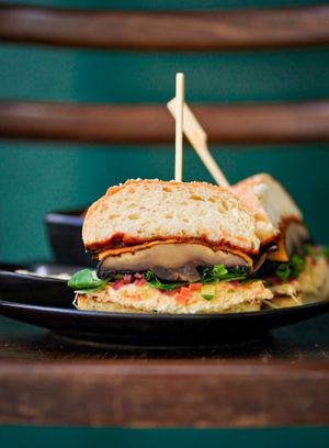 Portobello Burger to share at B.Better in Paris