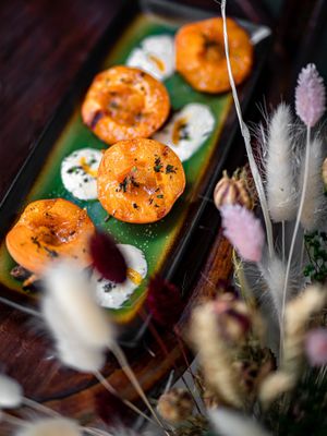 Abricots rôtis at B.Better in Paris